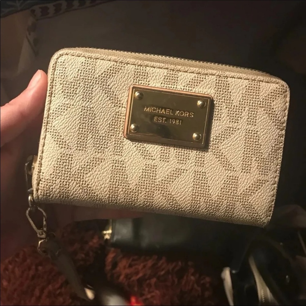 Michael kors wallet